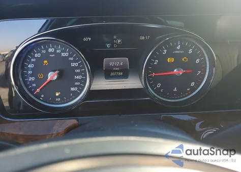 2017 Mercedes-Benz E 300 4Matic z USA, uszkodzony, nr VIN WDDZF4KB8HA098329